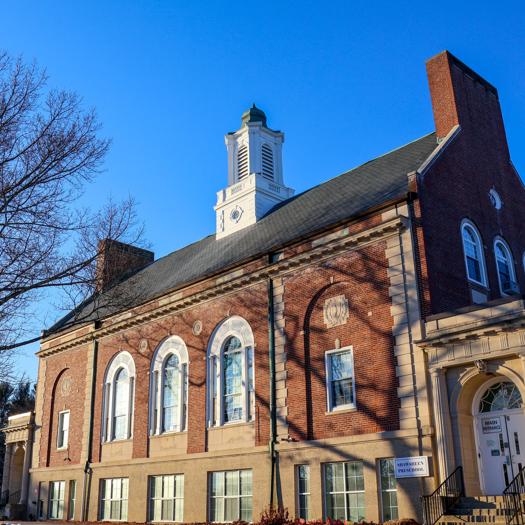 The outside of the Shawsheen School building